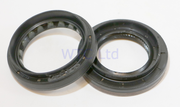 Renault  JR5 Gearbox Drive Shaft Seal Kit